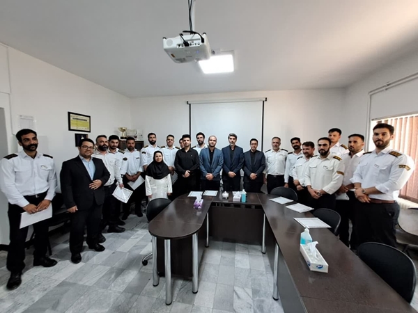  تجلیل از کارکنان حراست و انتظامات بیمارستان ولیعصر(عج)