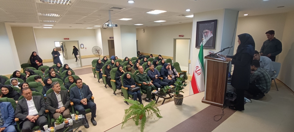  تقدیر از ۵ مامای نمونه و ۲ مسئول نمونه بخش زنان بیمارستان ولیعصر (عج) تویسرکان